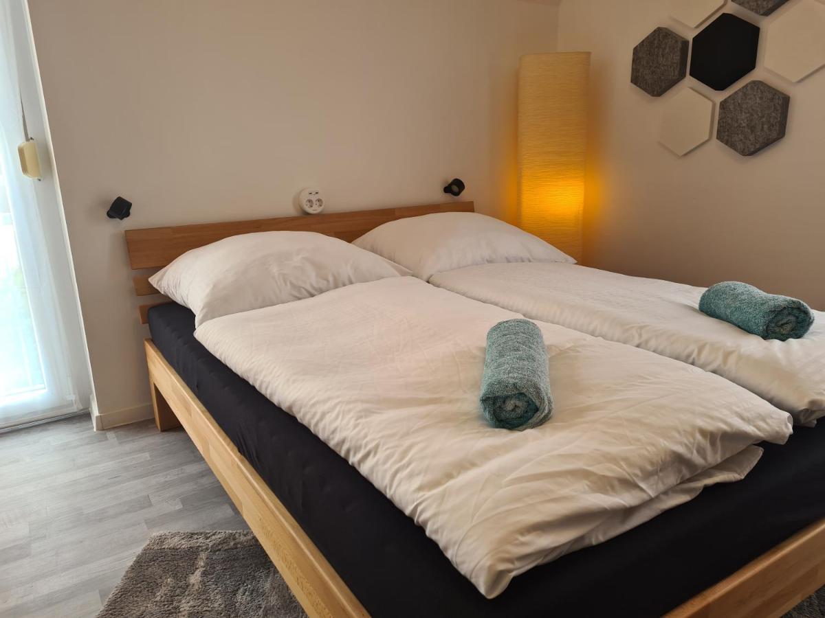 Lichtdurchflutetes Zimmer - Mainwiesen Waldbuttelbrunn ภายนอก รูปภาพ